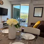 Magnifique Piscine Lägenhet *